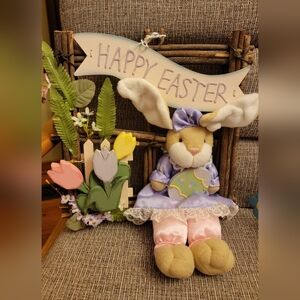 Adorable Easter Decoration/Wteath.